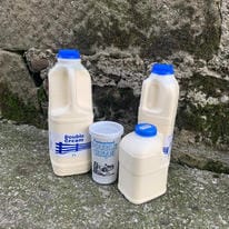 b963fb_e39b83f416f7454eabebfe44c191d2c0~mv2